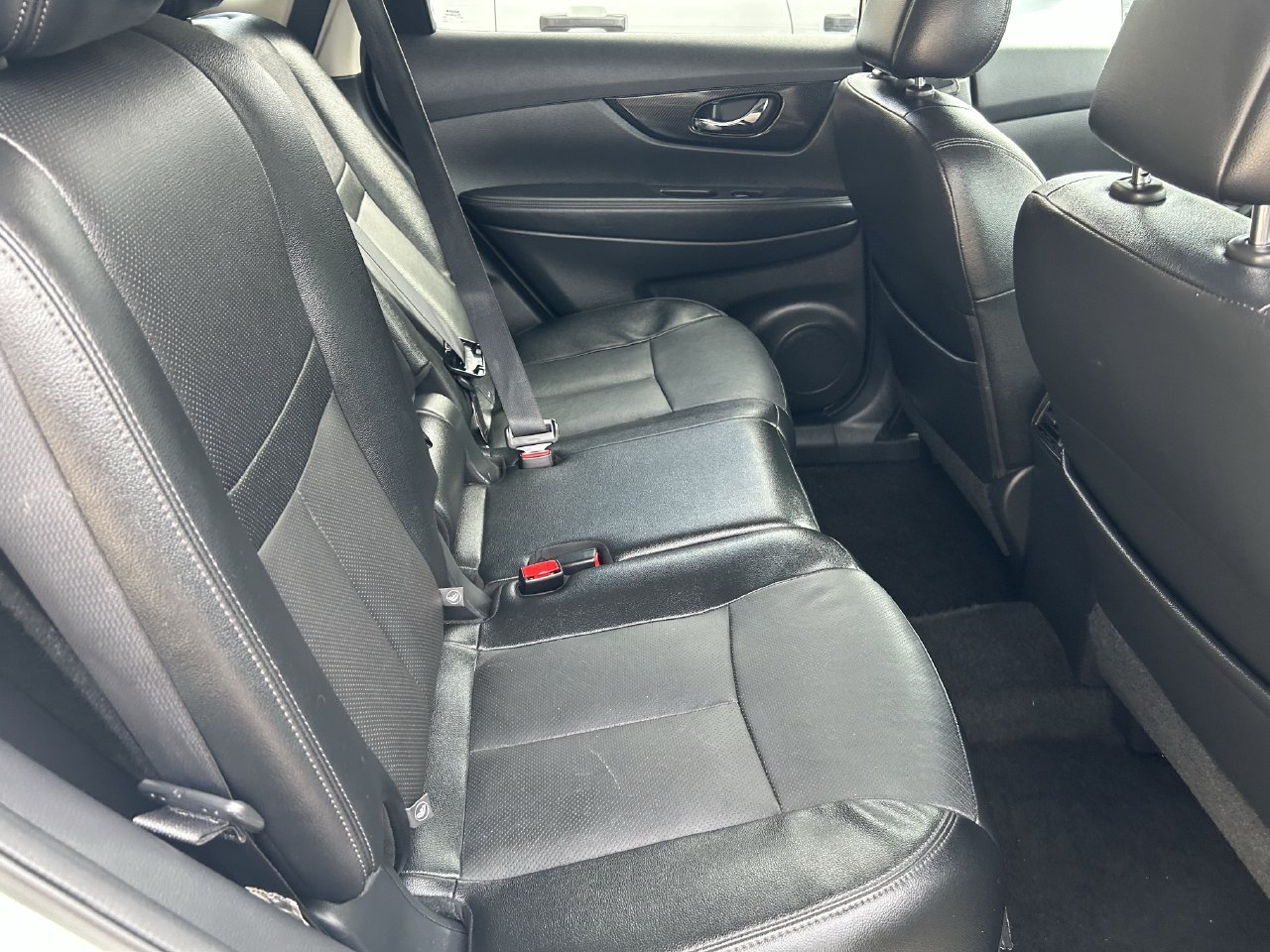Used 2017 Nissan Rogue SL w/ SL Premium Package FWD image 10