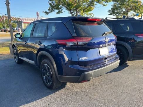 Used 2024 Nissan Rogue SV FWD image 4