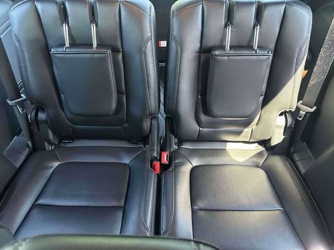 Used 2018 Ford Explorer Limited AWD/4WD image 11