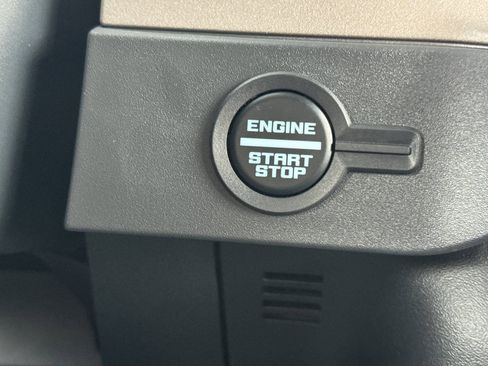 New 2025 Ford Bronco Outer Banks w/ Sasquatch Package image 25