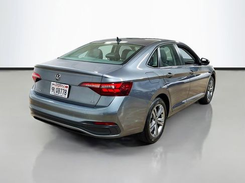 Used 2024 Volkswagen Jetta SE image 7