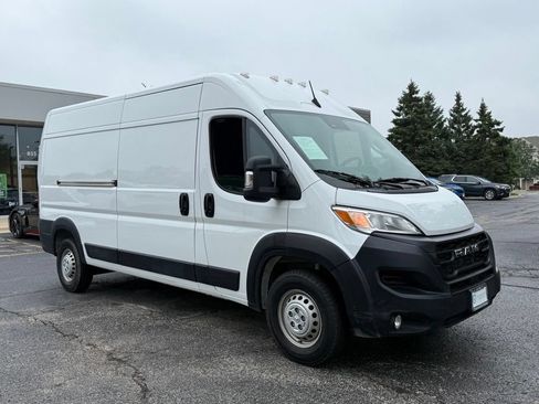 Used 2025 RAM ProMaster 2500 w/ Convenience Group FWD image 11