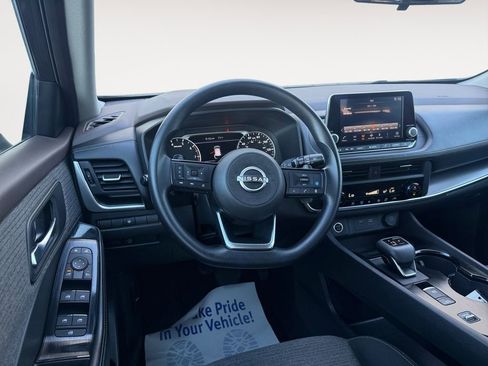 Used 2023 Nissan Rogue SV image 12