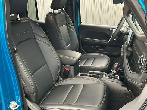 Used 2024 Jeep Wrangler Unlimited Sahara image 34