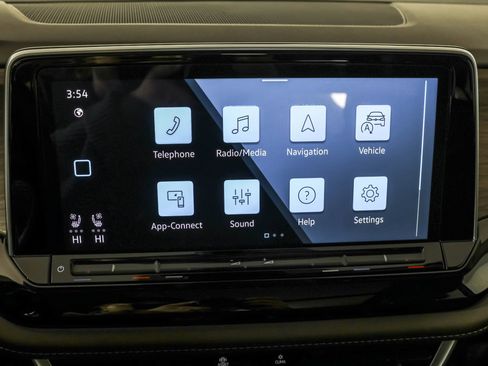 Used 2025 Volkswagen Atlas SEL image 28