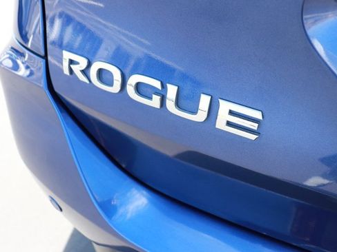 Used 2020 Nissan Rogue SV FWD image 7