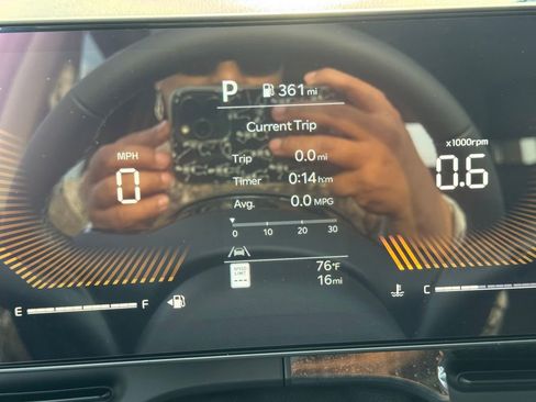 New 2026 Kia Carnival FWD image 28