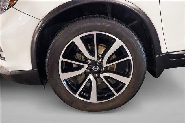 Used 2019 Nissan Rogue SL w/ Premium Package AWD/4WD image 9