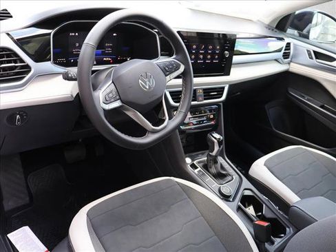 New 2026 Volkswagen Taos SE AWD/4WD image 3