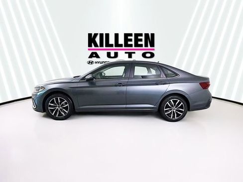 New 2026 Volkswagen Jetta SE FWD image 4