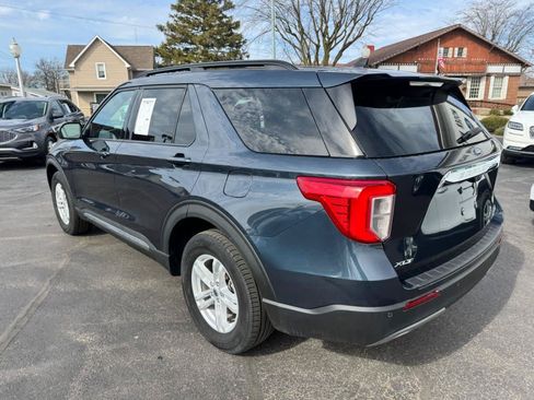 Used 2023 Ford Explorer XLT AWD/4WD image 12
