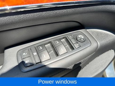 Used 2011 Jeep Grand Cherokee Overland AWD/4WD image 15