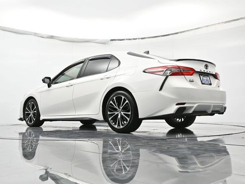 Used 2018 Toyota Camry SE w/ Moonroof Package image 46