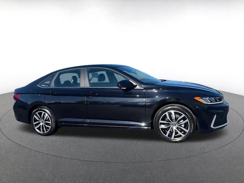 Used 2025 Volkswagen Jetta SE image 15