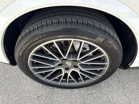 Used 2020 Porsche Cayenne image 11