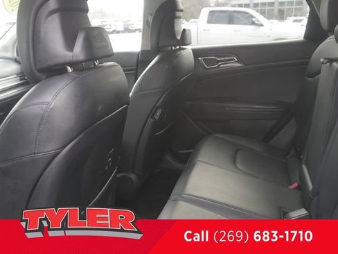 Used 2023 Kia Sportage EX image 40