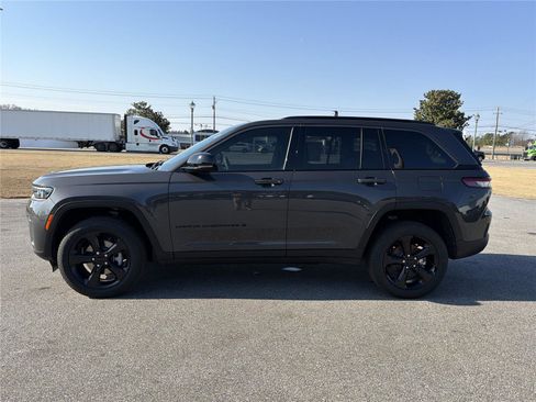 New 2026 Jeep Grand Cherokee Limited w/ Limited Altitude Package image 8
