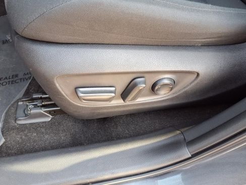 Used 2022 Toyota RAV4 XLE image 15