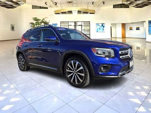 Used 2020 Mercedes-Benz GLB 250 4MATIC image 3