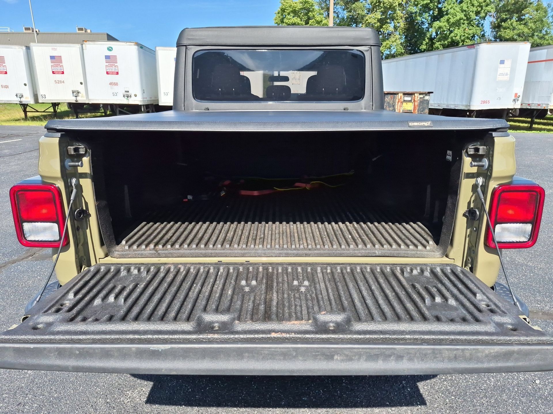 Used 2025 Jeep Gladiator Sport AWD/4WD image 25