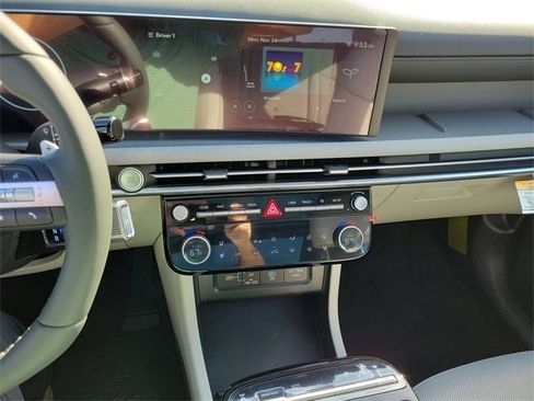 New 2025 Hyundai Tucson Limited image 13