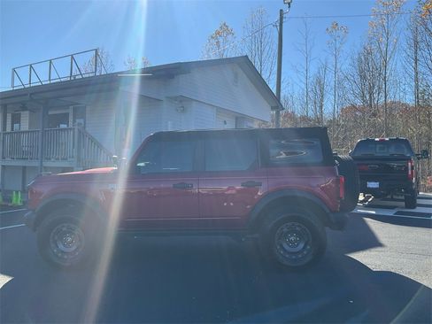 Certified 2025 Ford Bronco Big Bend w/ Black Diamond Package image 8