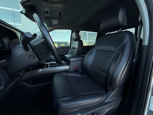 Used 2024 Ford F350 Lariat image 6