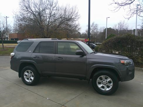 Used 2021 Toyota 4Runner SR5 image 13