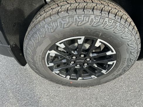 New 2026 Chevrolet Traverse Z71 w/ Enhanced Driving Package image 9