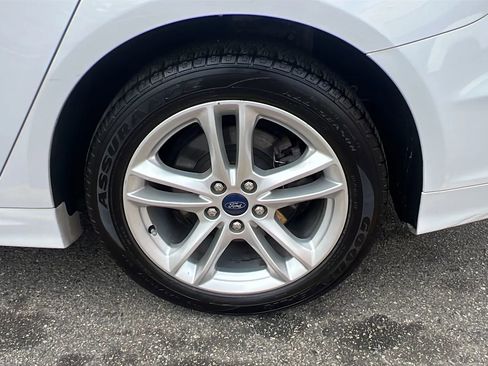 Used 2018 Ford Fusion SE image 10