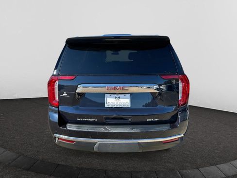 Used 2023 GMC Yukon SLT w/ SLT Premium Package image 4