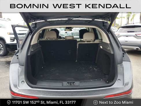 Used 2022 Lincoln Corsair Standard image 11