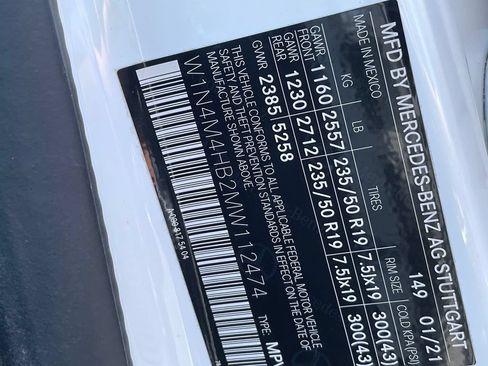 Used 2021 Mercedes-Benz GLB 250 4MATIC image 32
