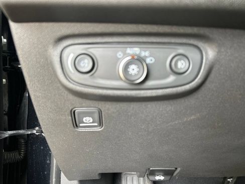 Used 2020 GMC Terrain SLT w/ Preferred Package FWD image 25