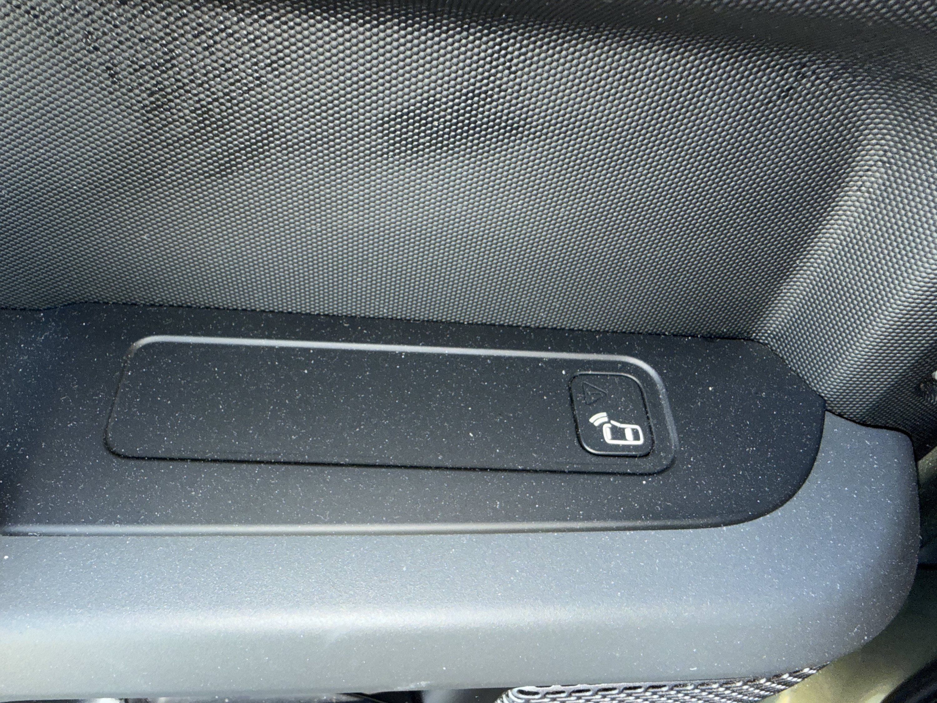 Used 2021 Land Rover Defender 110 X AWD/4WD image 32