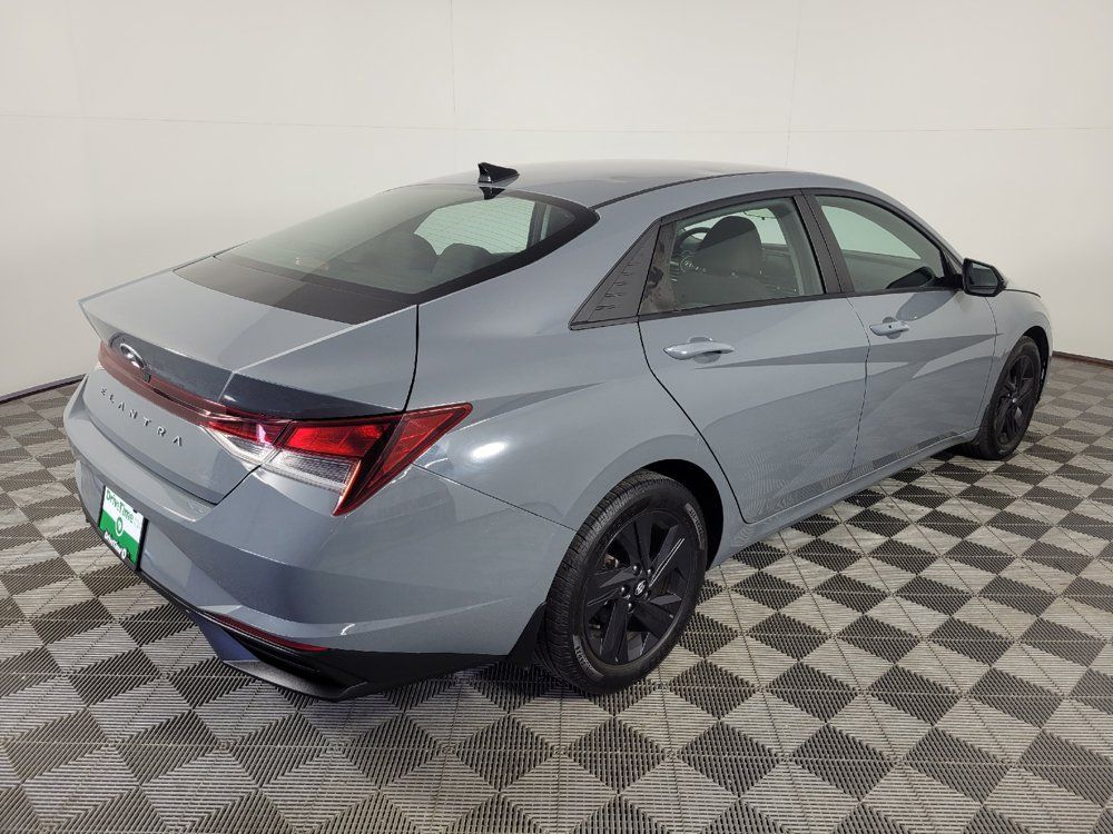 Used 2021 Hyundai Elantra SEL w/ Convenience Package FWD image 9