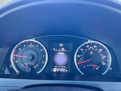 Used 2017 Toyota Camry SE image 12