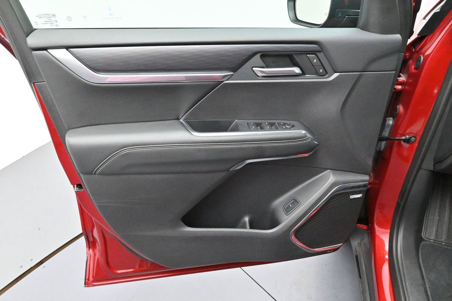 Used 2025 GMC Acadia Elevation FWD image 10