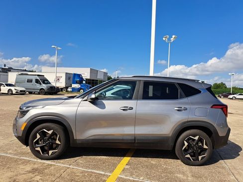 Used 2024 Kia Seltos EX AWD/4WD image 6