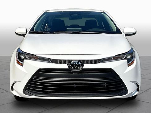 Used 2026 Toyota Corolla LE FWD image 4