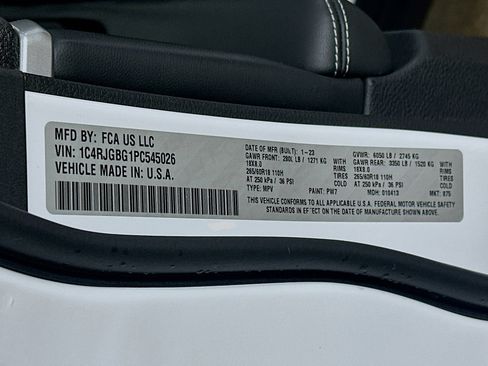 Used 2023 Jeep Grand Cherokee Limited RWD image 12
