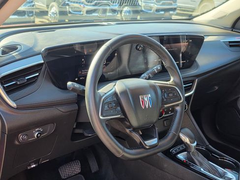 Used 2024 Buick Encore GX Sport Touring image 11