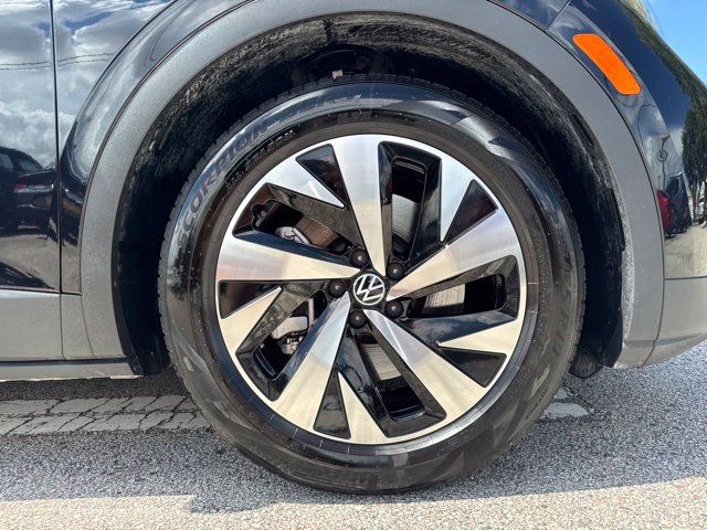 Used 2025 Volkswagen ID.4 Pro RWD image 9