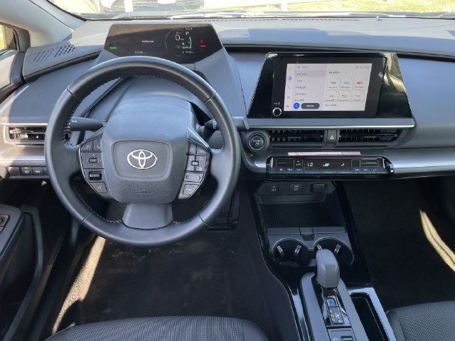 Used 2025 Toyota Prius LE FWD image 11
