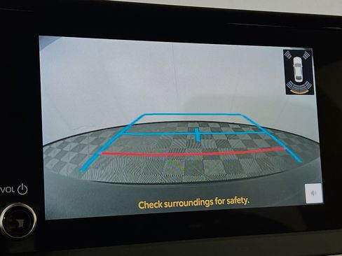 Used 2026 Toyota Prius Plug-In Hybrid FWD image 15