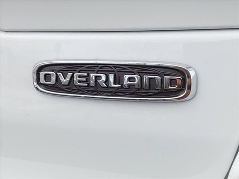 New 2023 Jeep Grand Cherokee Overland AWD/4WD image 11