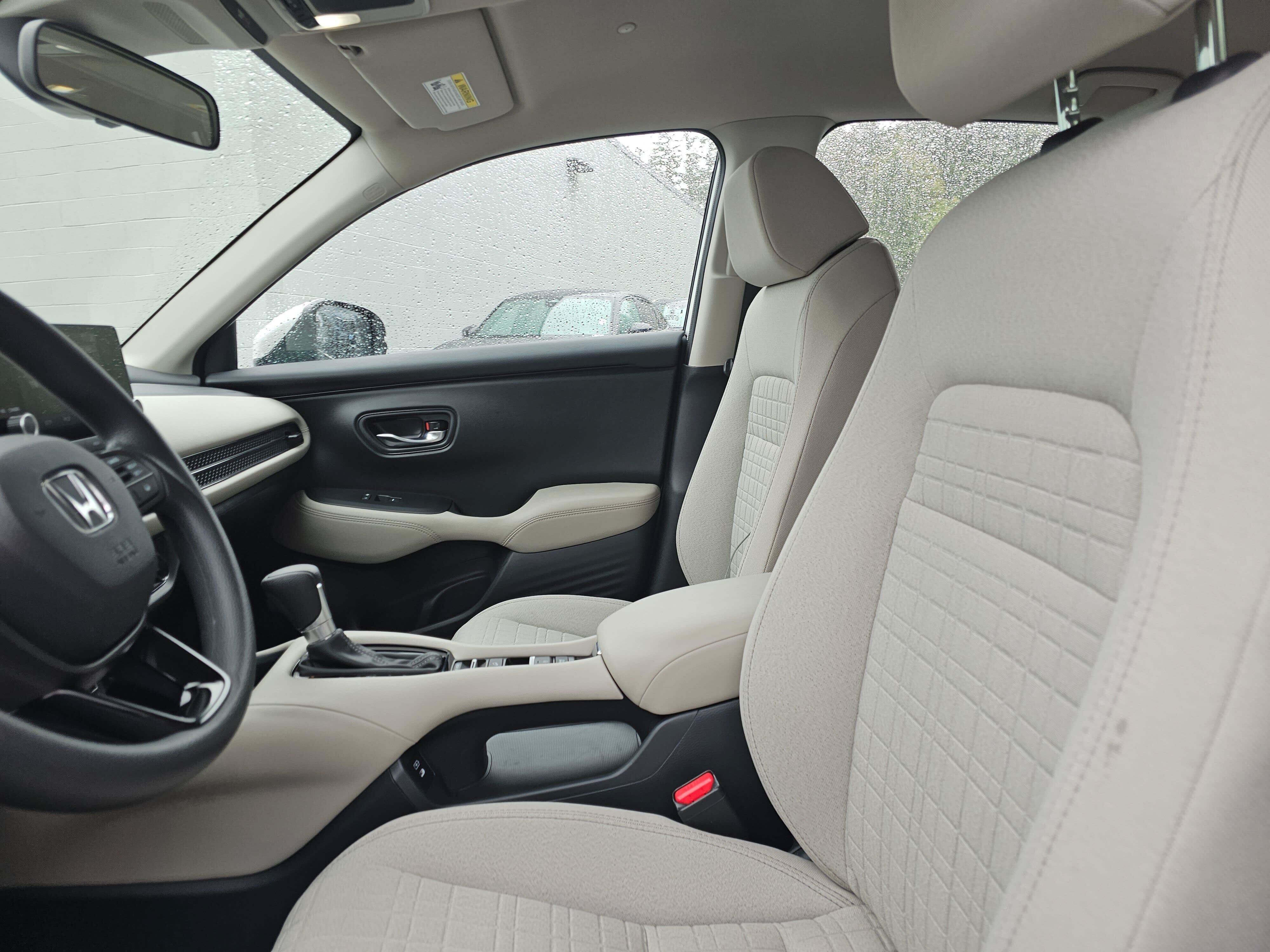 Used 2025 Honda HR-V LX image 24