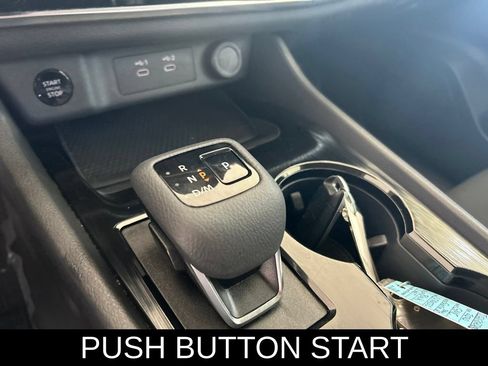 Used 2024 Nissan Rogue S FWD image 10