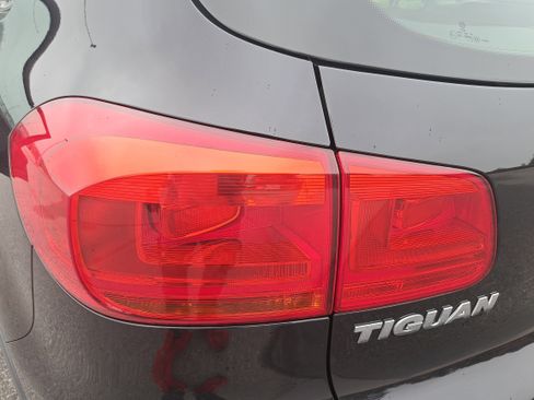 Used 2015 Volkswagen Tiguan S image 31
