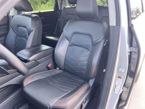 Used 2024 Nissan Pathfinder Platinum w/ Cargo Package AWD/4WD image 11